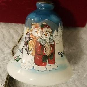 He's Qwa Art -" Happy Holiday" ornament